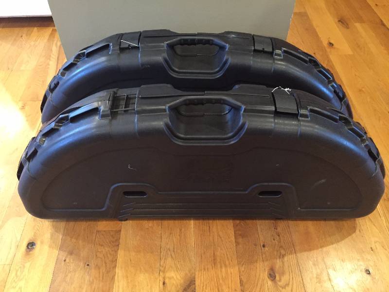 lot 10 image: Plano - Compound Bow Cases