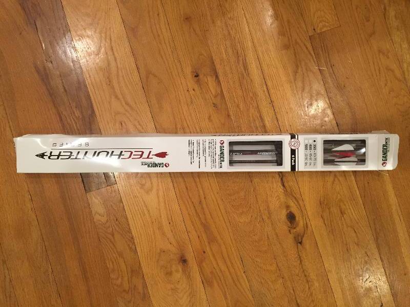 lot 31 image: Gander Moutain - Techunter Carbon Arrows