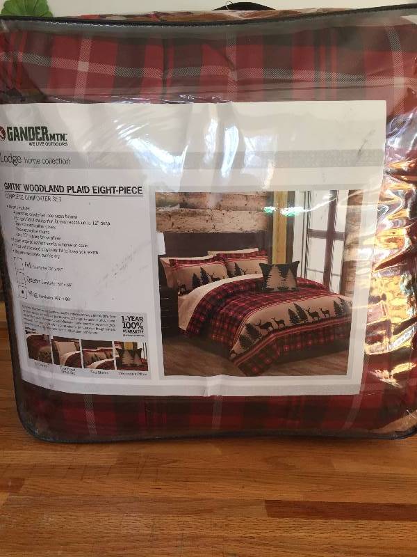lot 47 image: Gander Mountain - King Comforter Set