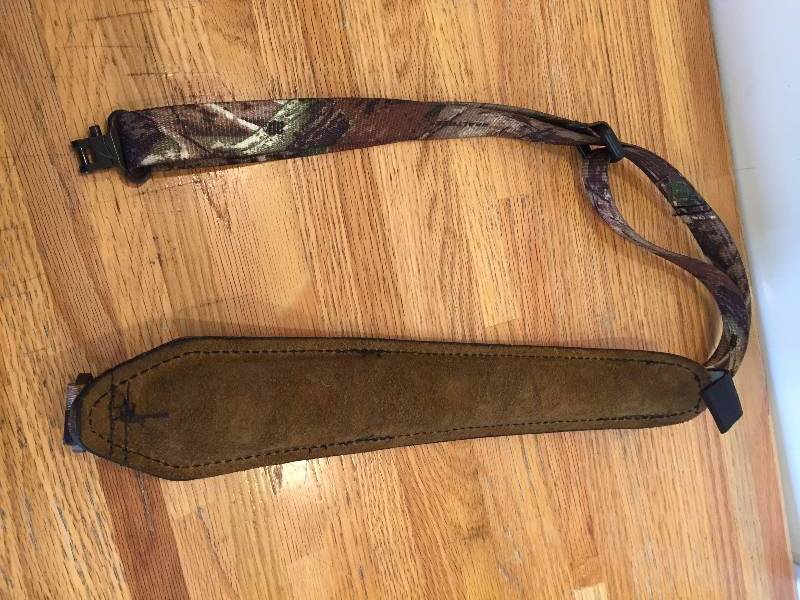lot 66 image: Camo Sling
