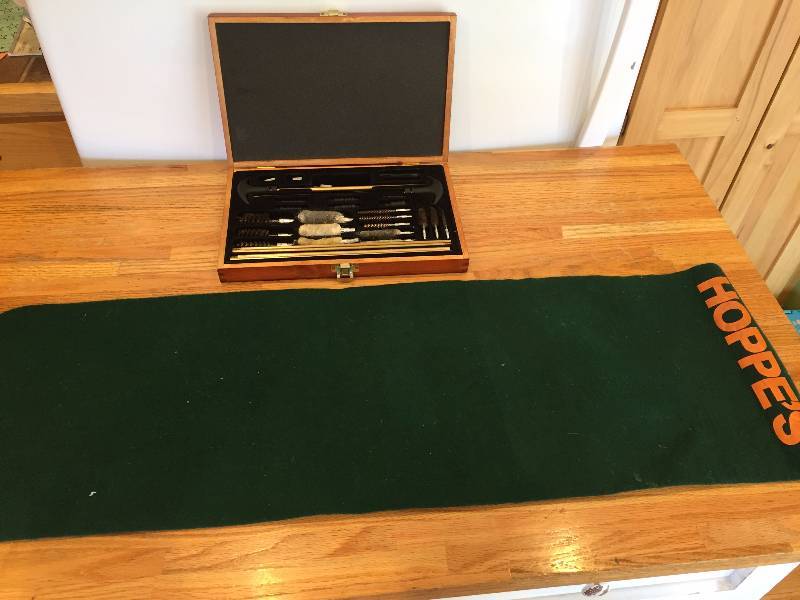 lot 67 image: Gun Cleaning Kit