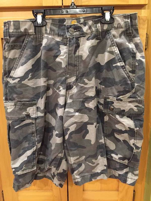 lot 88 image: Carhartt - Shorts Size 34