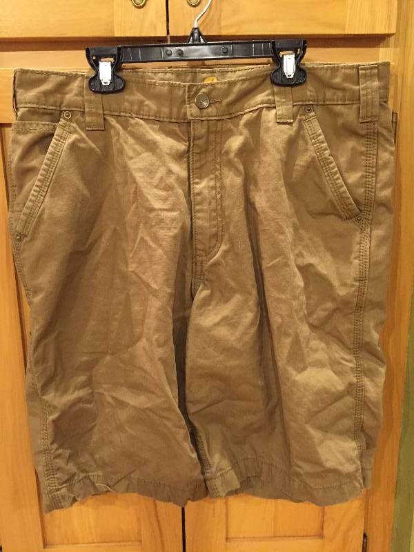lot 89 image: Carhartt - Shorts Size 34