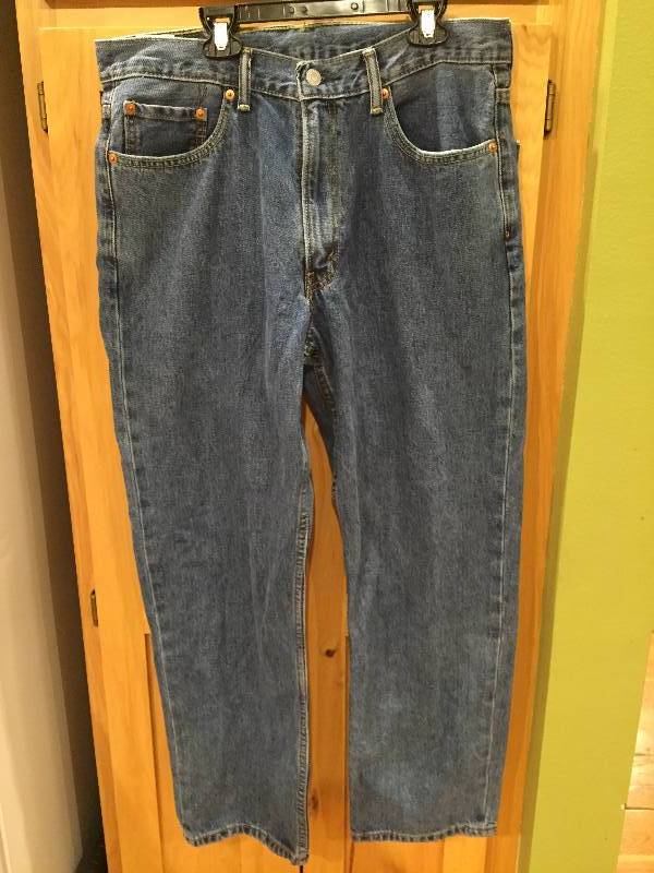lot 90 image: Levi Jeans - Size 34 x 30