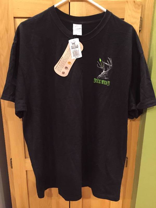 lot 92 image: Buck Wear T-Shirt Size XL