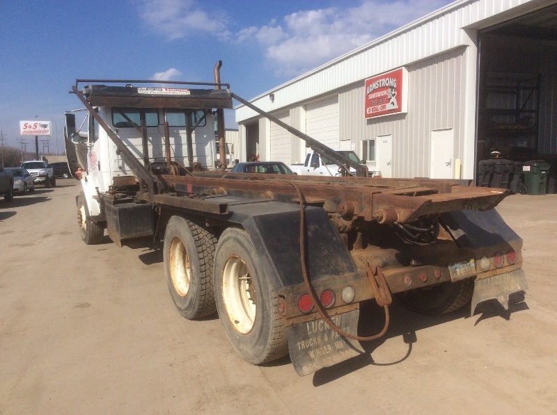 1996 Freightliner Roll off Truck