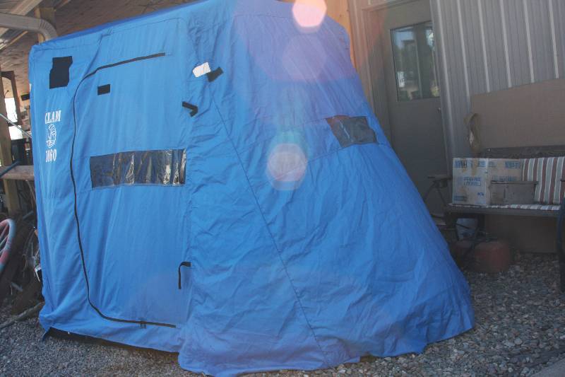Clam Portable Fish House