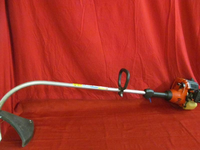 lot 19 image: Homelite string trimmer