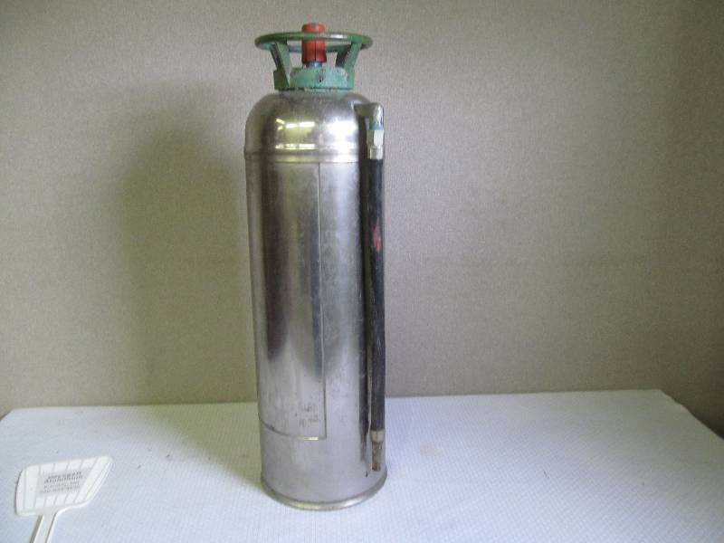 lot 29 image: vintage water fire extingher