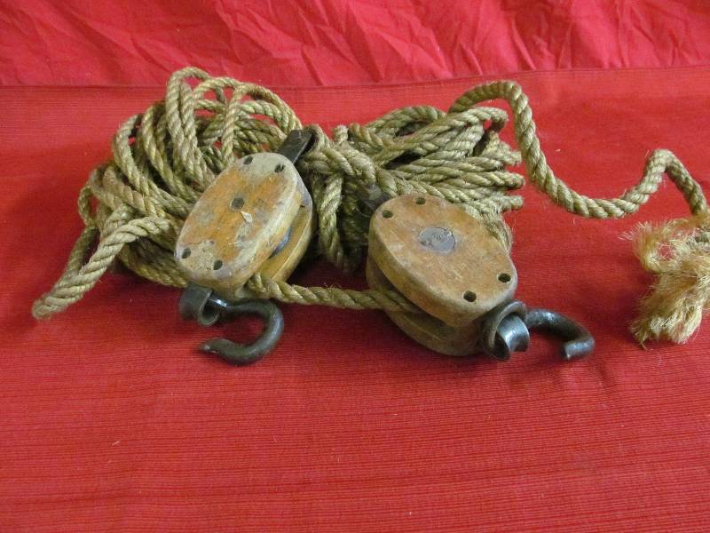 lot 35 image: vintage block and tackle