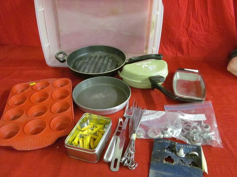 lot 69 image: pans