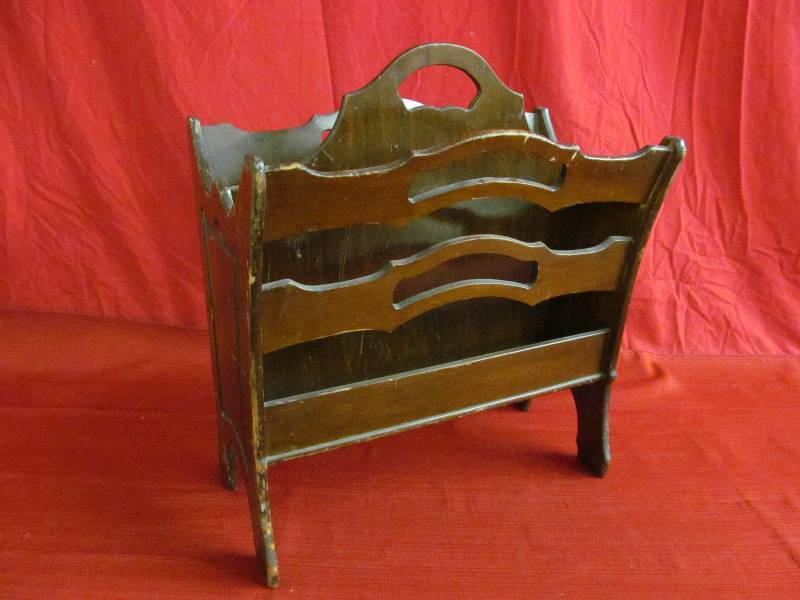 lot 71 image: vintage magazine rack
