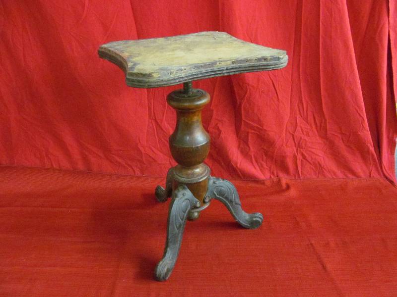 lot 72 image: vintage chair