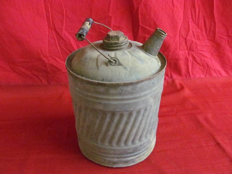 lot 75 image: vintage galvanized gas can