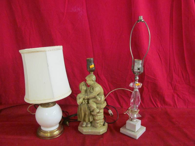 lot 90 image: vintage lamps