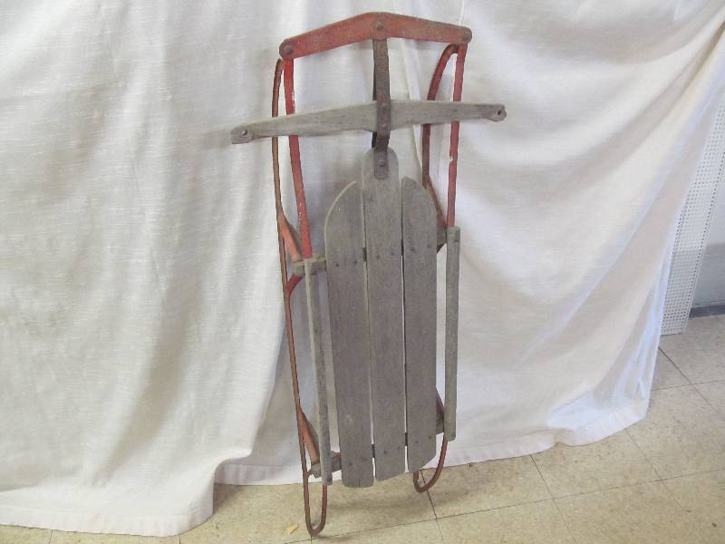 lot 98 image: vintage runner sled