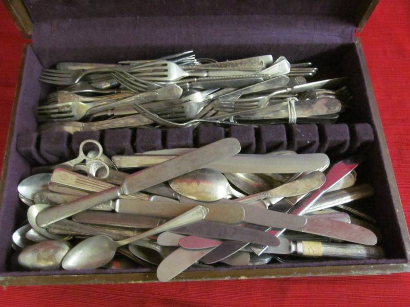 lot 106 image: vintage flatware