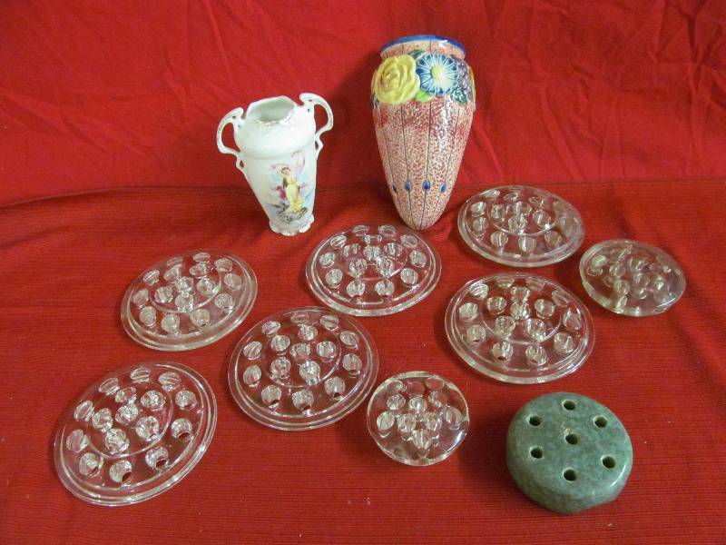 lot 145 image: flower frogs