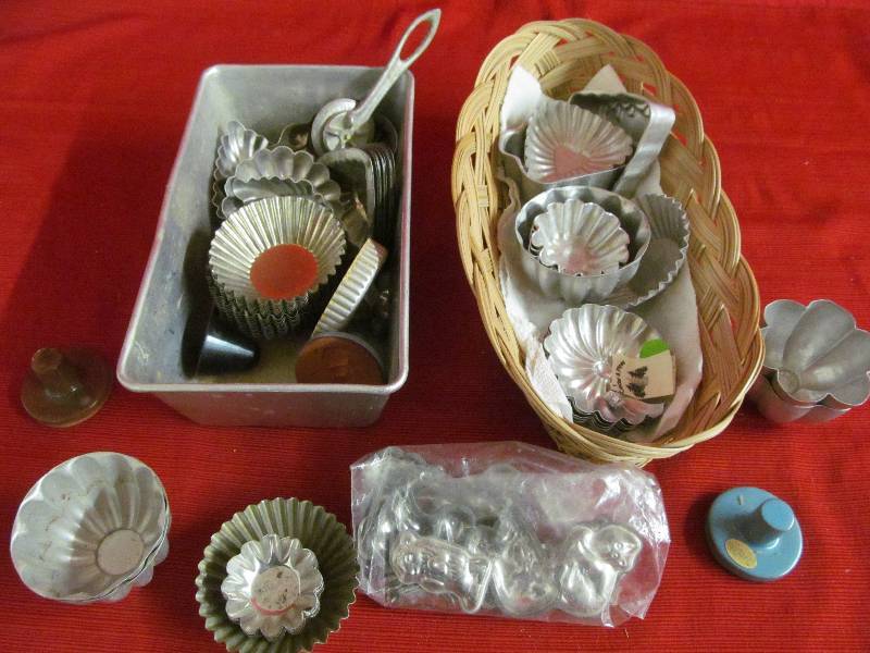 lot 148 image: baking molds