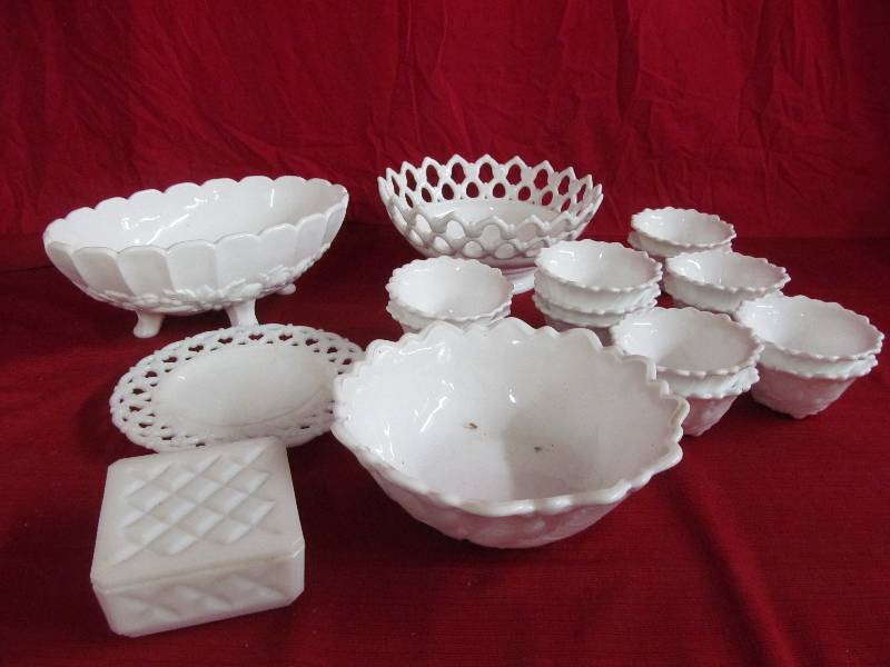 lot 159 image: Milk glass