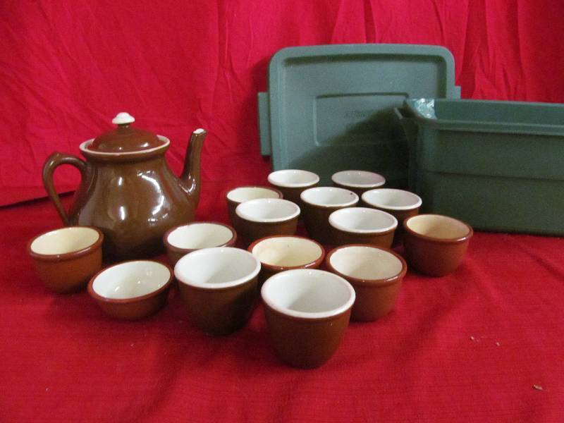 lot 164 image: Hall dishes