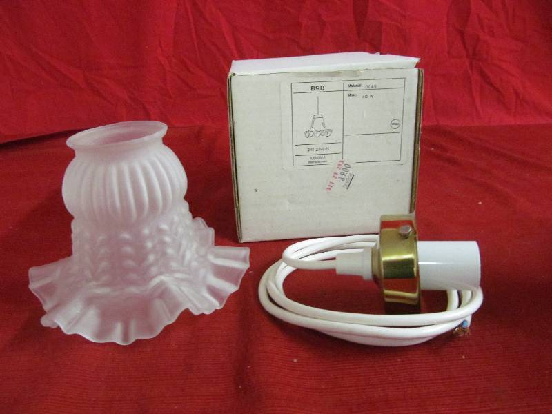 lot 168 image: light fixtures