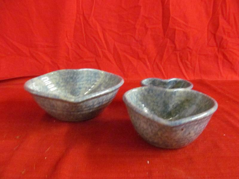 lot 172 image: bowls