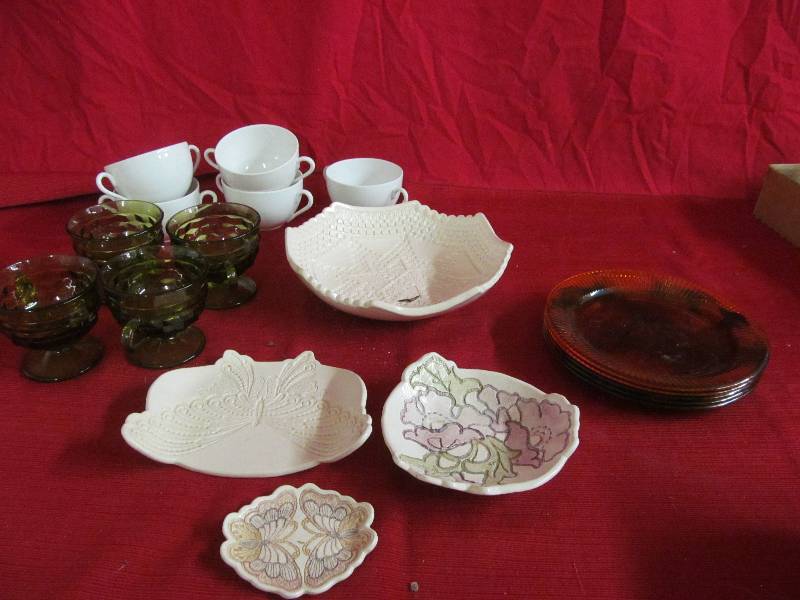 lot 175 image: vintage glass