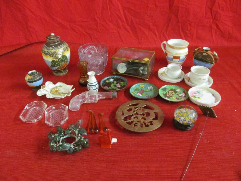 lot 191 image: old buttons