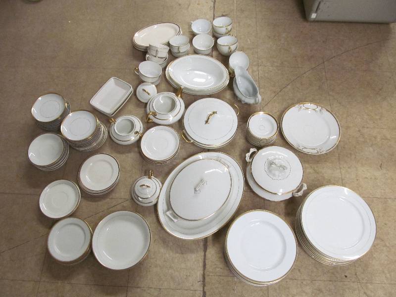 lot 192 image: gold trimmed china