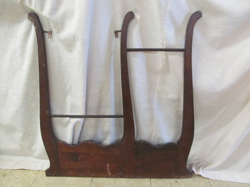 lot 197 image: vintage dresser top