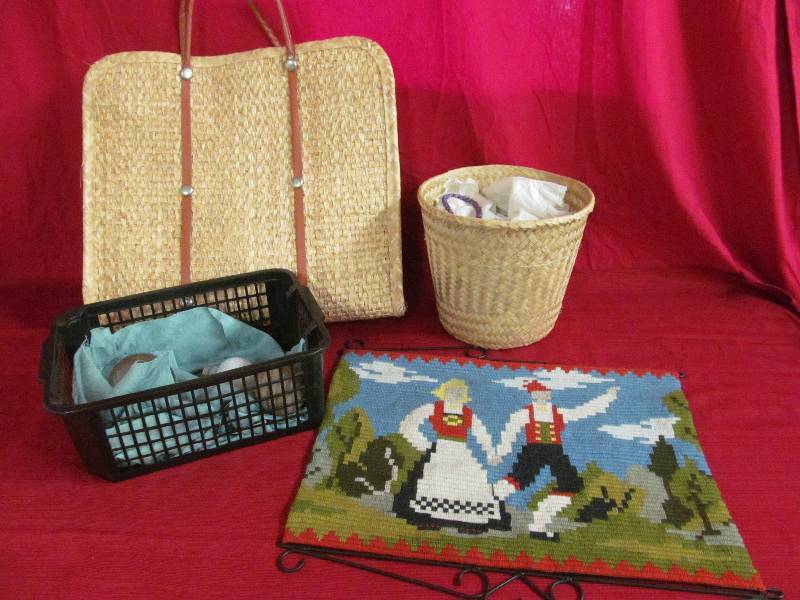 lot 205 image: Hand Bag