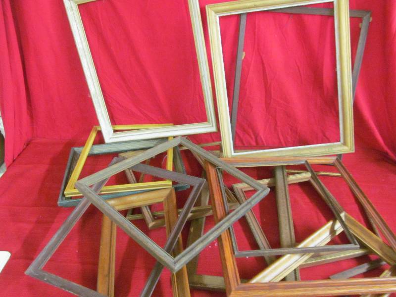 lot 214 image: Picture Frames