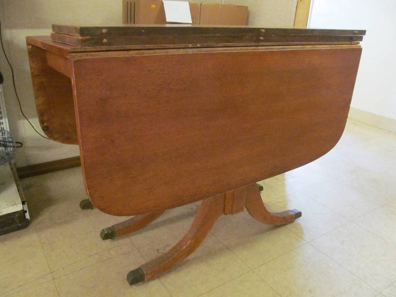 lot 223 image: Duncan Phyfe Table