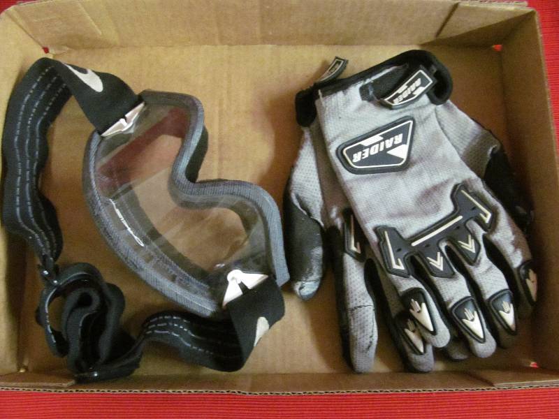 lot 227 image: GlovesGoggles