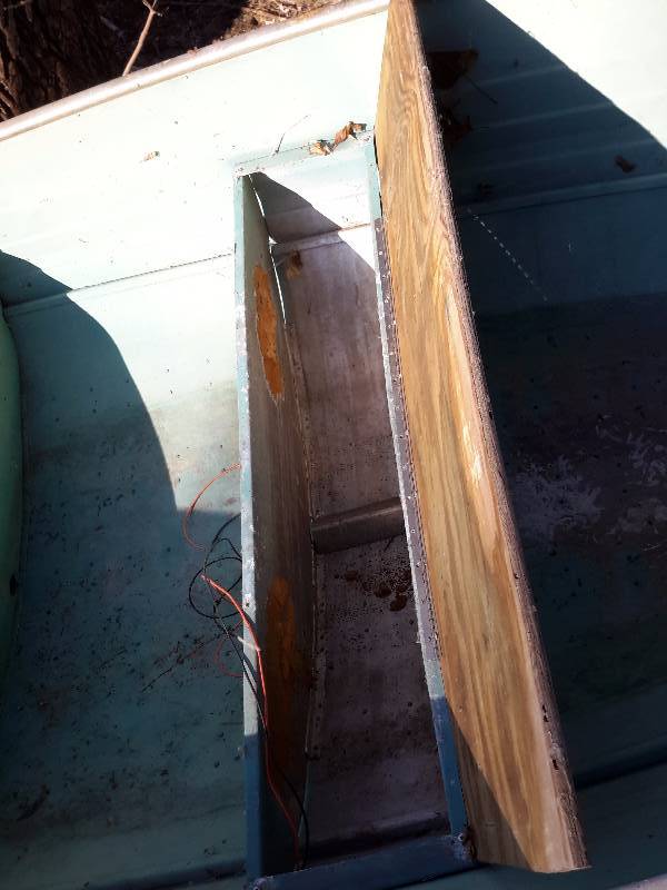 14 Ft, AMF Crestliner Aluminum Boat with Wood bench seats