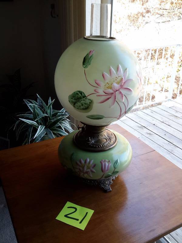 21 in Globe Parlor Lamp with Floral Design, Electric