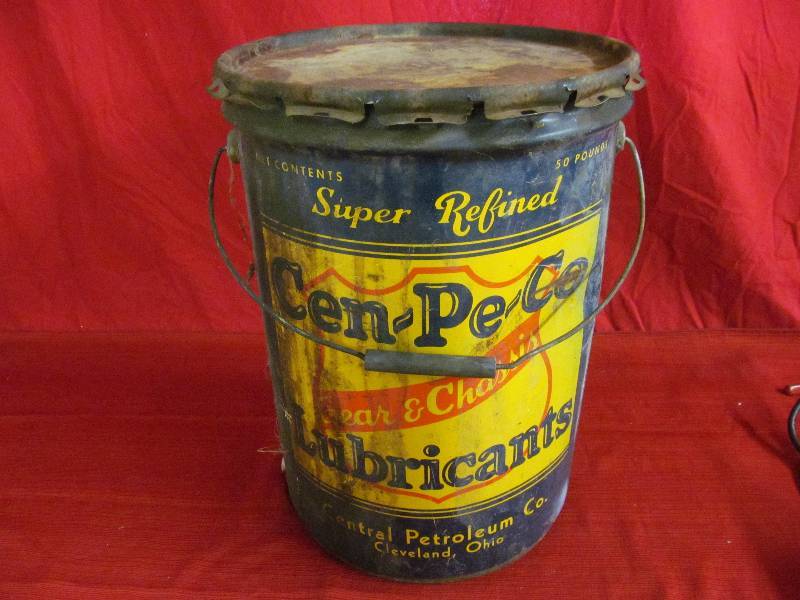 lot 8 image: Oil Can