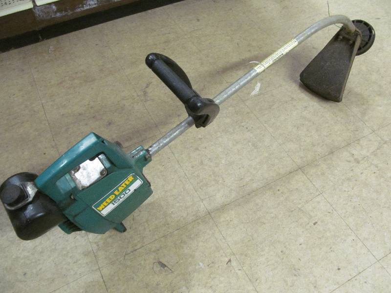 lot 13 image: Weed Eater Trimmer