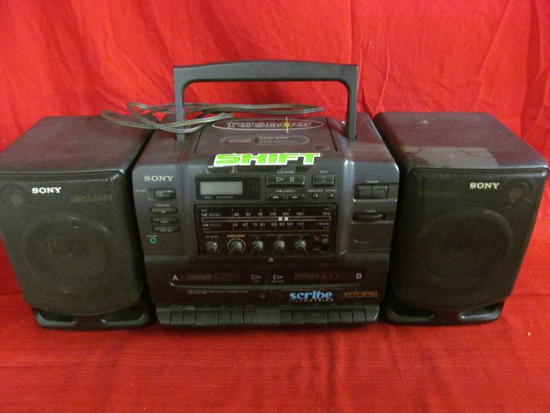 lot 16 image: Sony Stereo