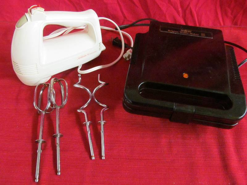 lot 17 image: MixerWaffle Maker
