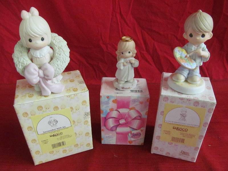 lot 22 image: Enesco Precious Moments