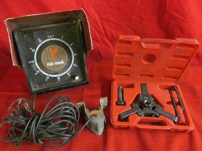 lot 36 image: Fish Hawk Fish Finder
