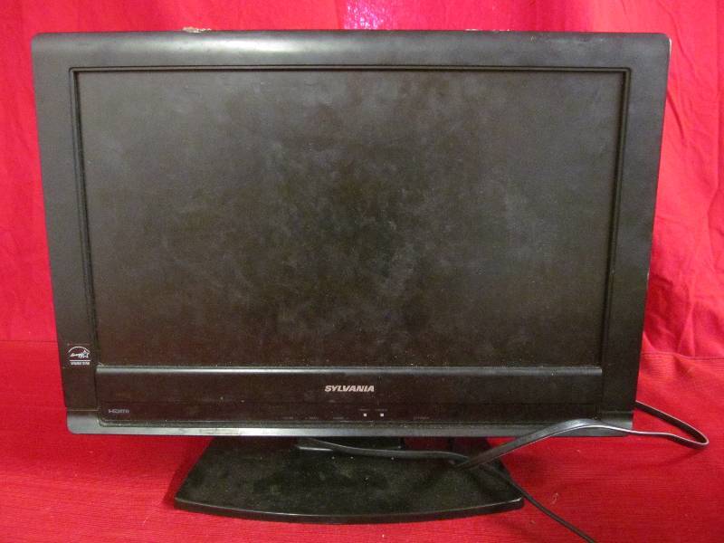 lot 46 image: Sylvania TV