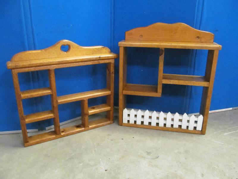lot 77 image: Shelves