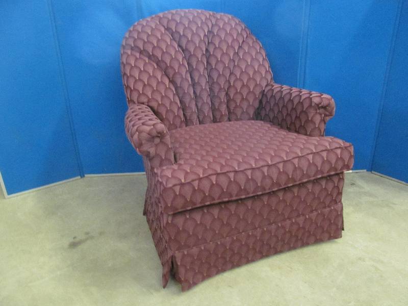 lot 83 image: Chair