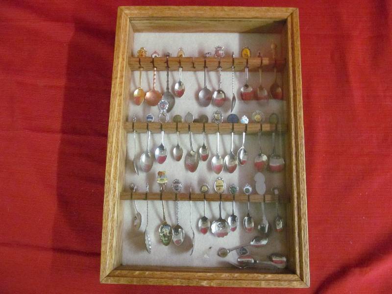lot 90 image: Souvenir SpoonsDisplay Case