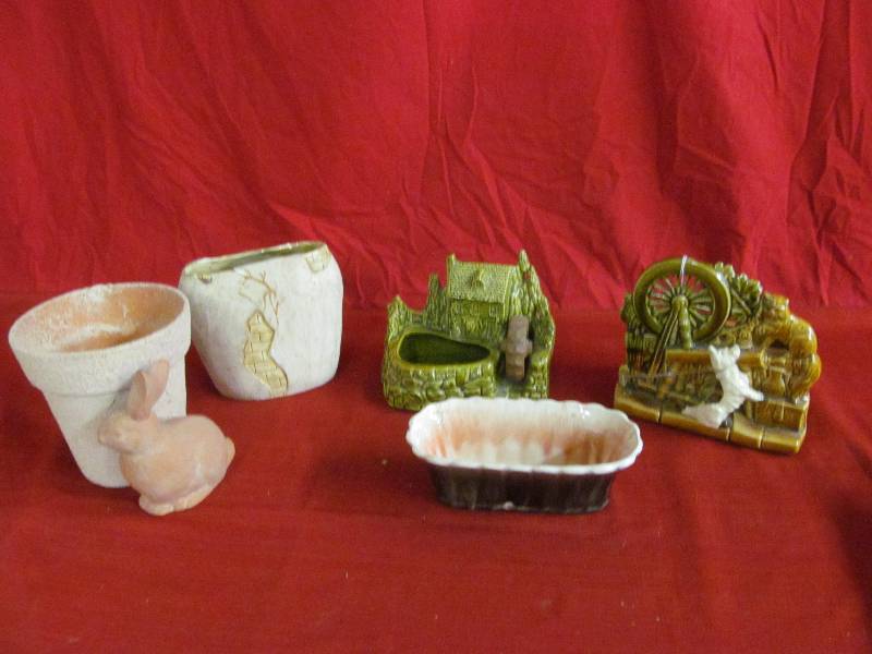 lot 91 image: Flower Vases