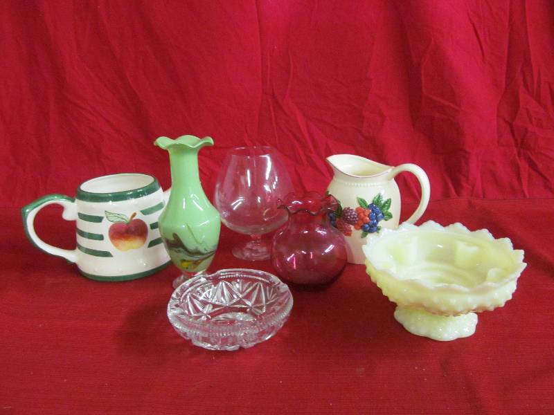 lot 93 image: Fenton Dish