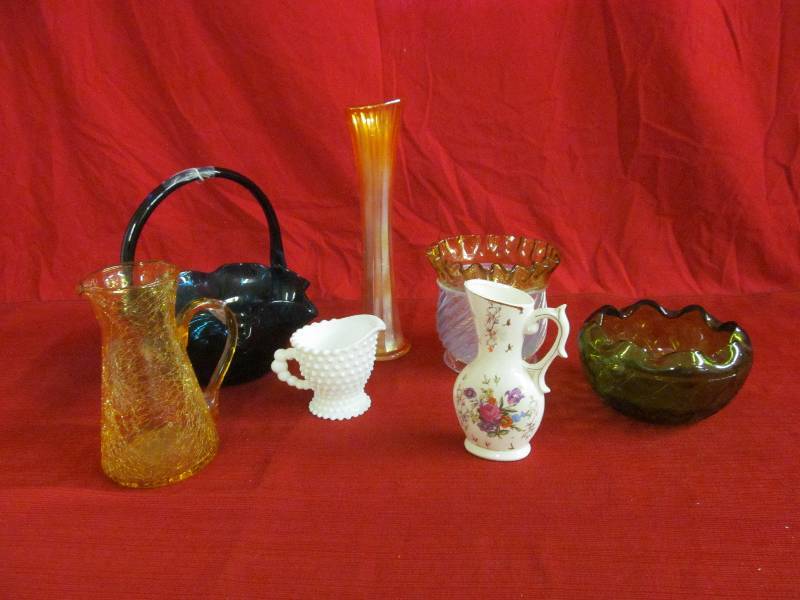 lot 114 image: Vases